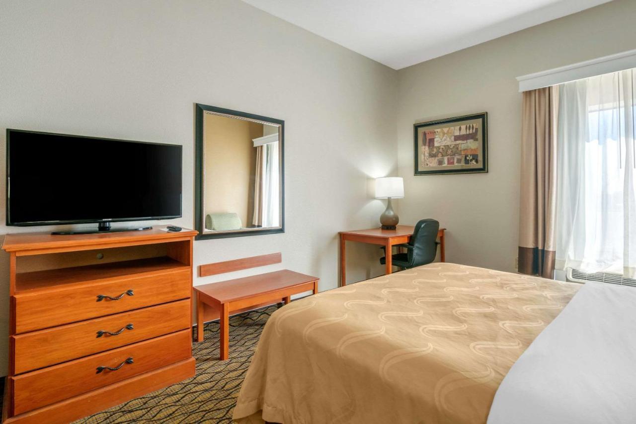Quality Inn & Suites Jefferson City Extérieur photo