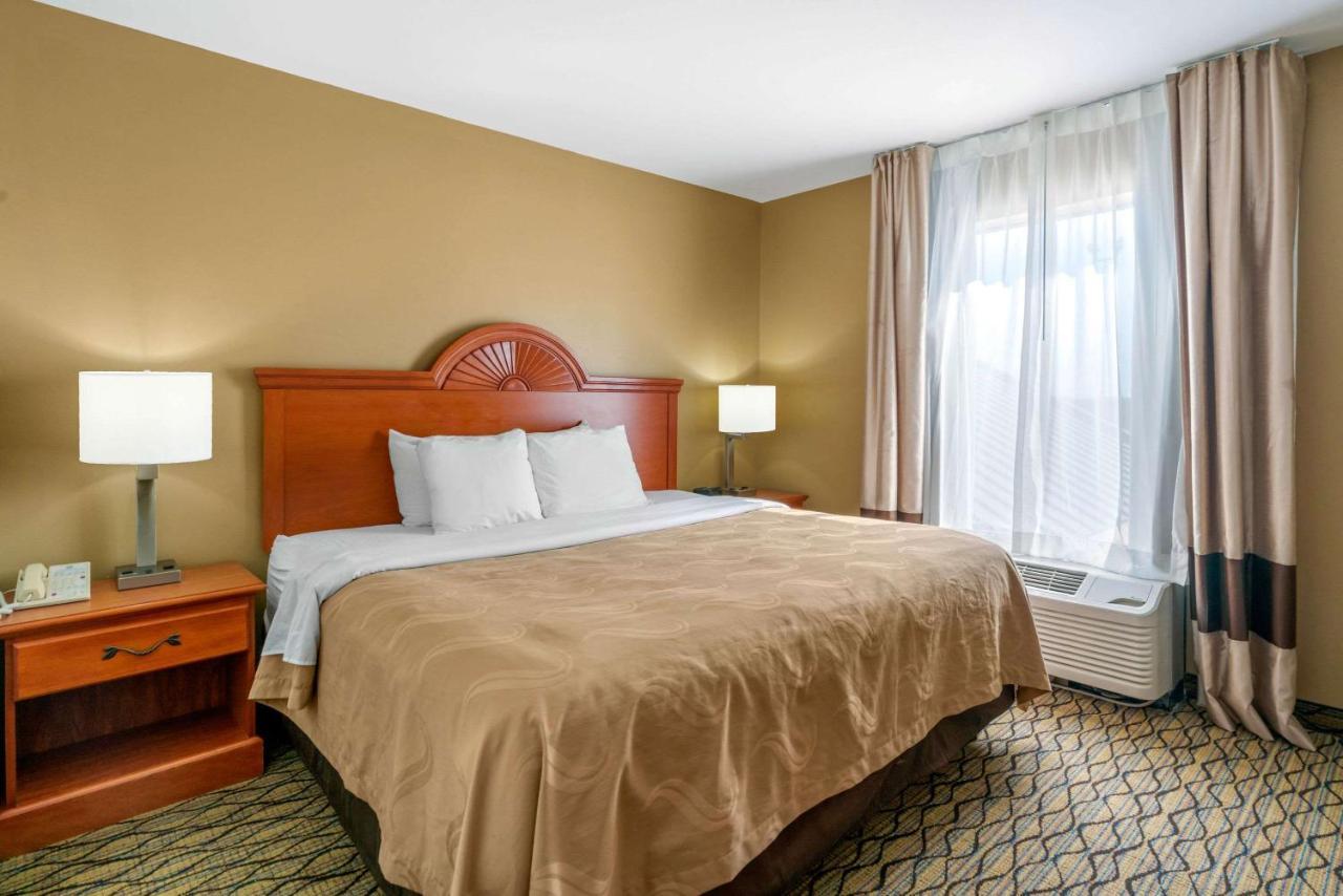 Quality Inn & Suites Jefferson City Extérieur photo