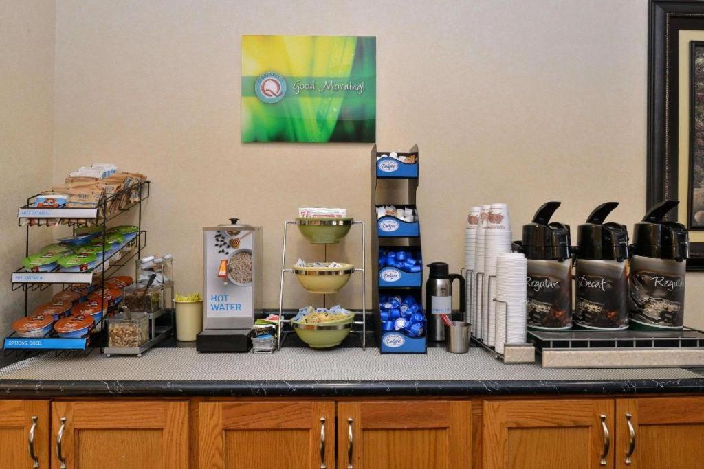 Quality Inn & Suites Jefferson City Extérieur photo