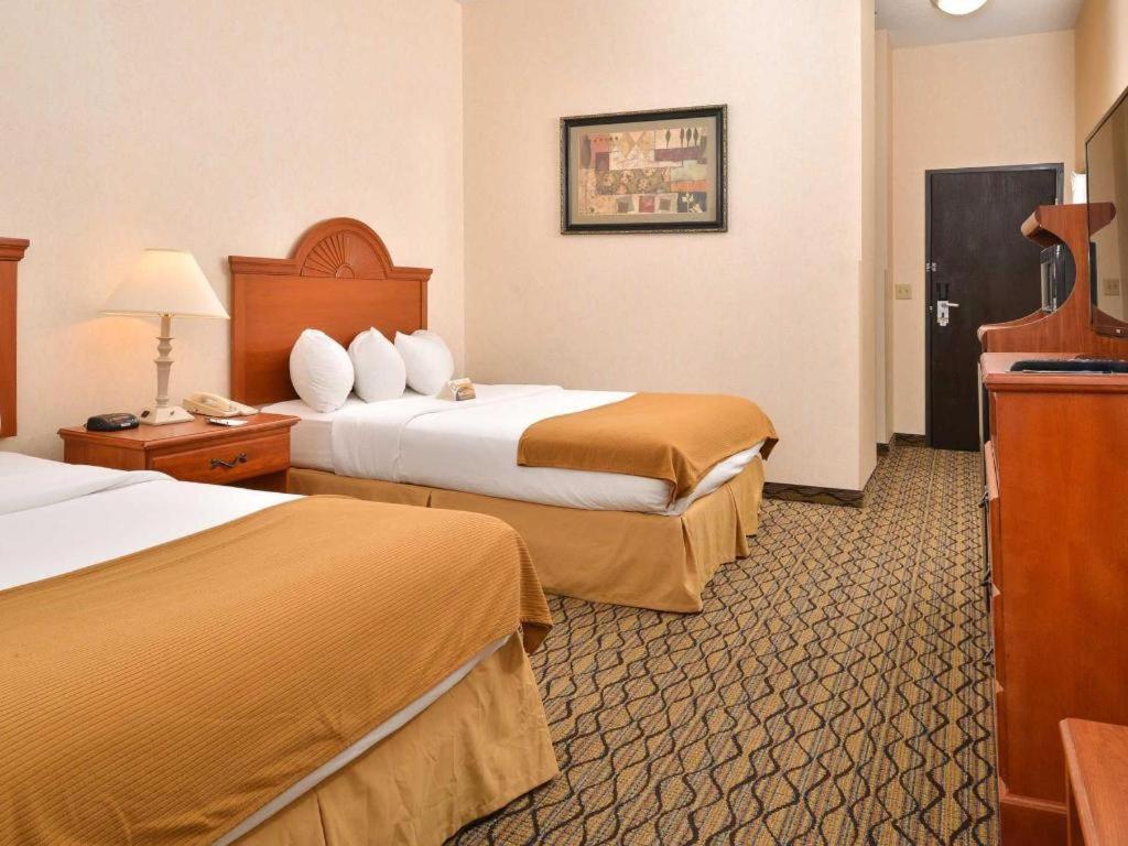 Quality Inn & Suites Jefferson City Extérieur photo