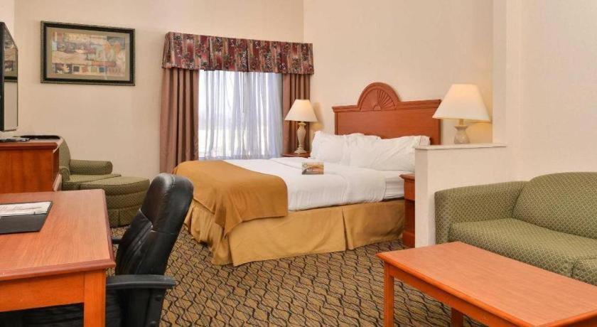 Quality Inn & Suites Jefferson City Extérieur photo