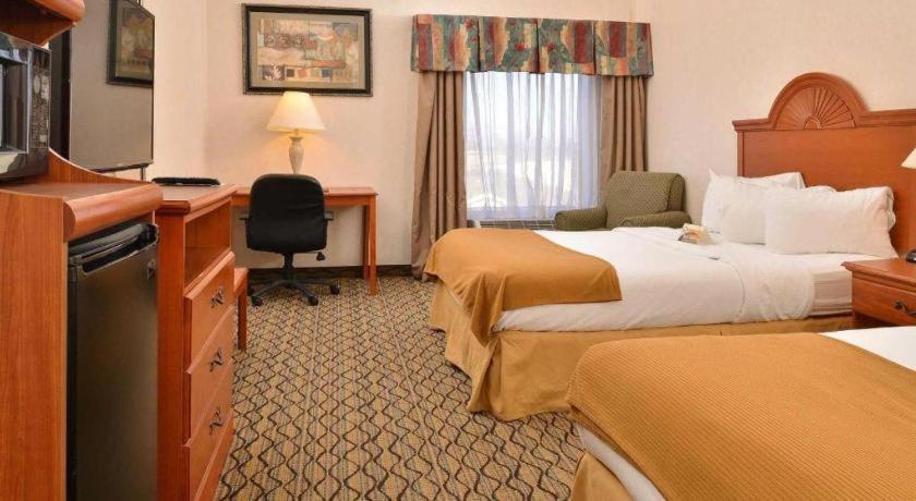 Quality Inn & Suites Jefferson City Extérieur photo