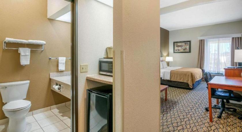 Quality Inn & Suites Jefferson City Extérieur photo